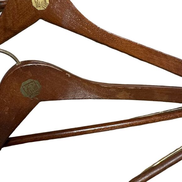 12 Vintage The Henry Hanger Co. Mahogany Suit Hangers - Picture 5 of 7